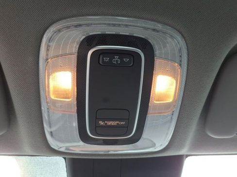 Used 2025 Hyundai Elantra Hybrid FWD image 28