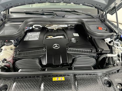 Certified 2025 Mercedes-Benz GLS 580 4MATIC image 34