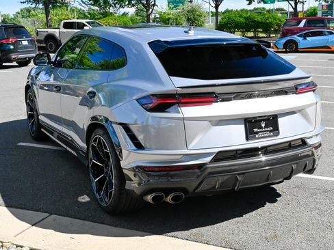 Used 2024 Lamborghini Urus Performante AWD/4WD image 7