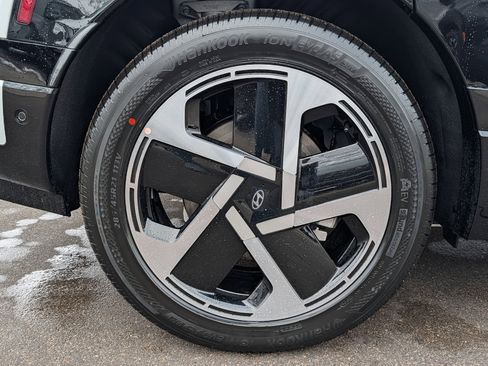 New 2026 Hyundai Ioniq 9 Limited image 5