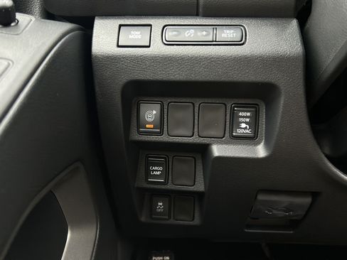 Used 2025 Nissan Frontier SV w/ SV Convenience Package RWD image 30