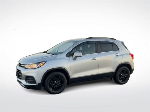 Used 2017 Chevrolet Trax LT w/ LT Convenience Package image 5