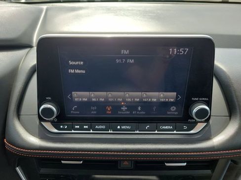 Used 2025 Nissan Rogue SV image 29