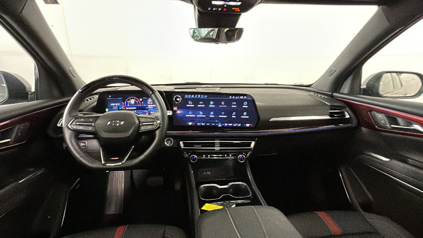 Used 2025 Chevrolet Traverse RS w/ LPO, Floor Liner Package AWD/4WD image 33