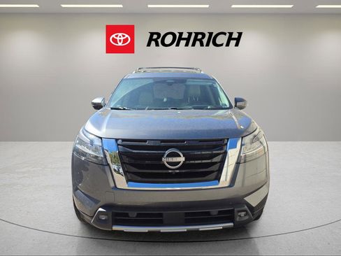 Used 2022 Nissan Pathfinder Platinum w/ Cargo Package image 9