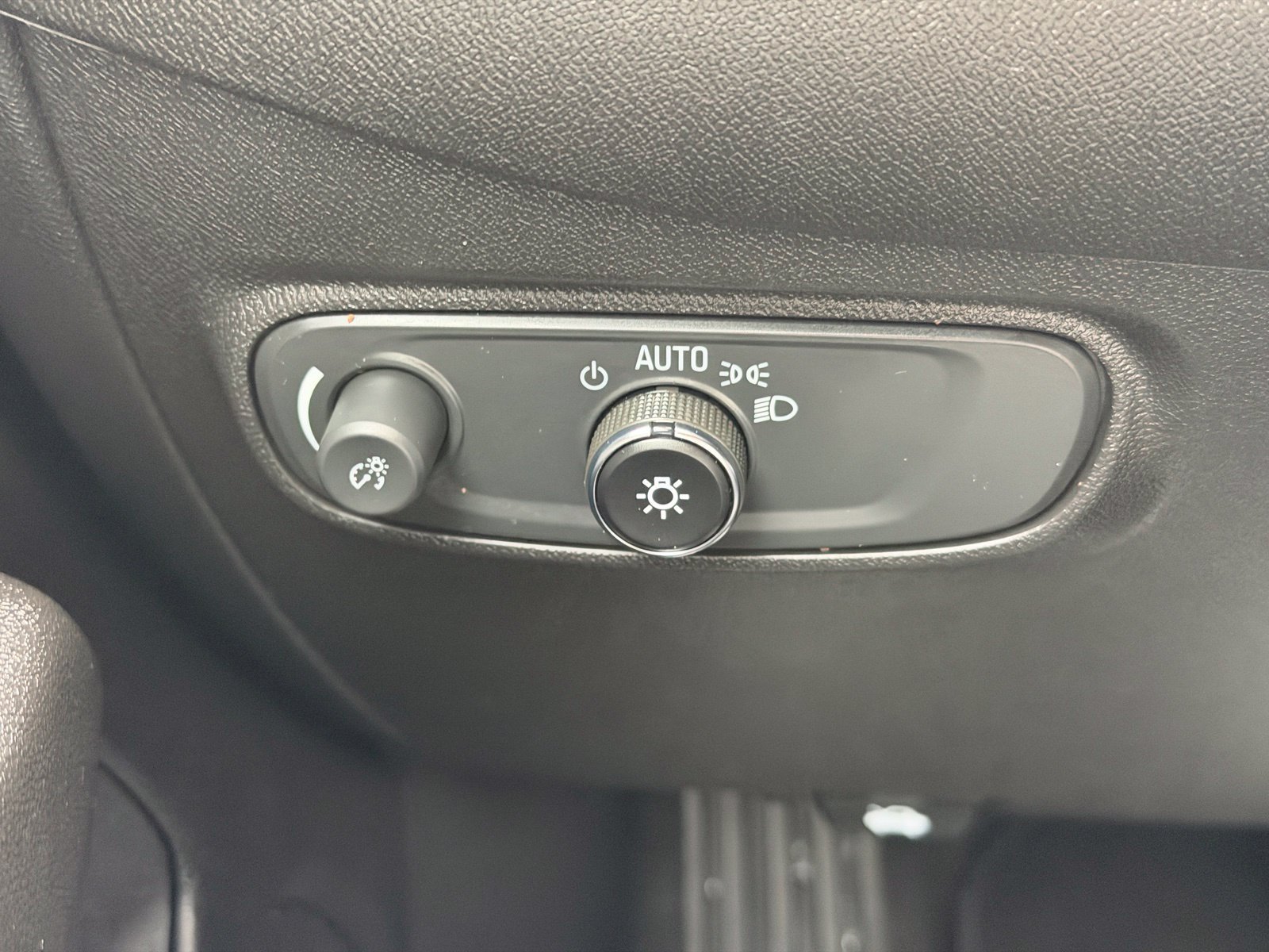 Used 2024 Chevrolet Equinox LT FWD image 12
