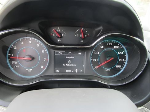 Used 2017 Chevrolet Cruze LT FWD image 17
