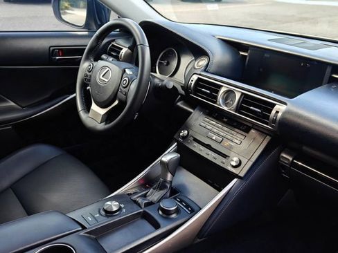 Used 2015 Lexus IS 250 RWD image 28