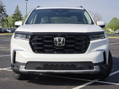 Certified 2024 Honda Pilot Elite image 18