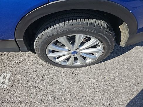 Used 2017 Ford Escape Titanium image 12