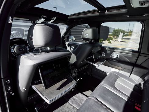 Used 2019 Rolls-Royce Cullinan image 41