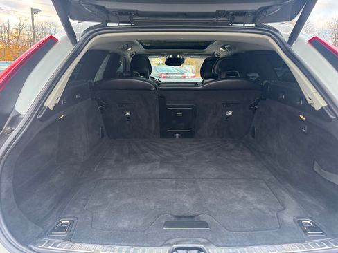 Used 2018 Volvo V90 T6 Cross Country w/ Convenience Package image 40