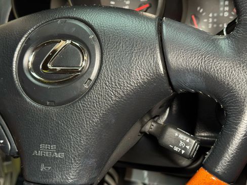 Used 2005 Lexus SC 430 Convertible image 32