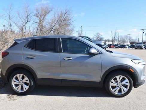 Used 2025 Buick Encore GX Preferred FWD image 2