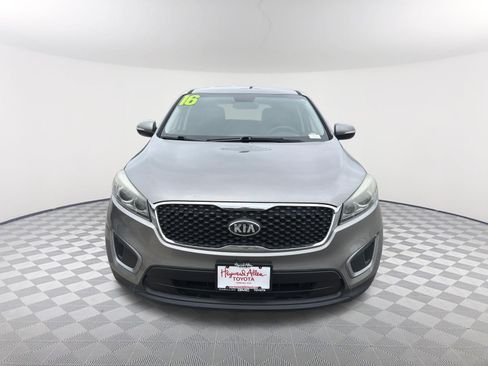 Used 2016 Kia Sorento L FWD image 2