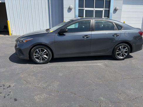 Used 2023 Kia Forte LXS image 4