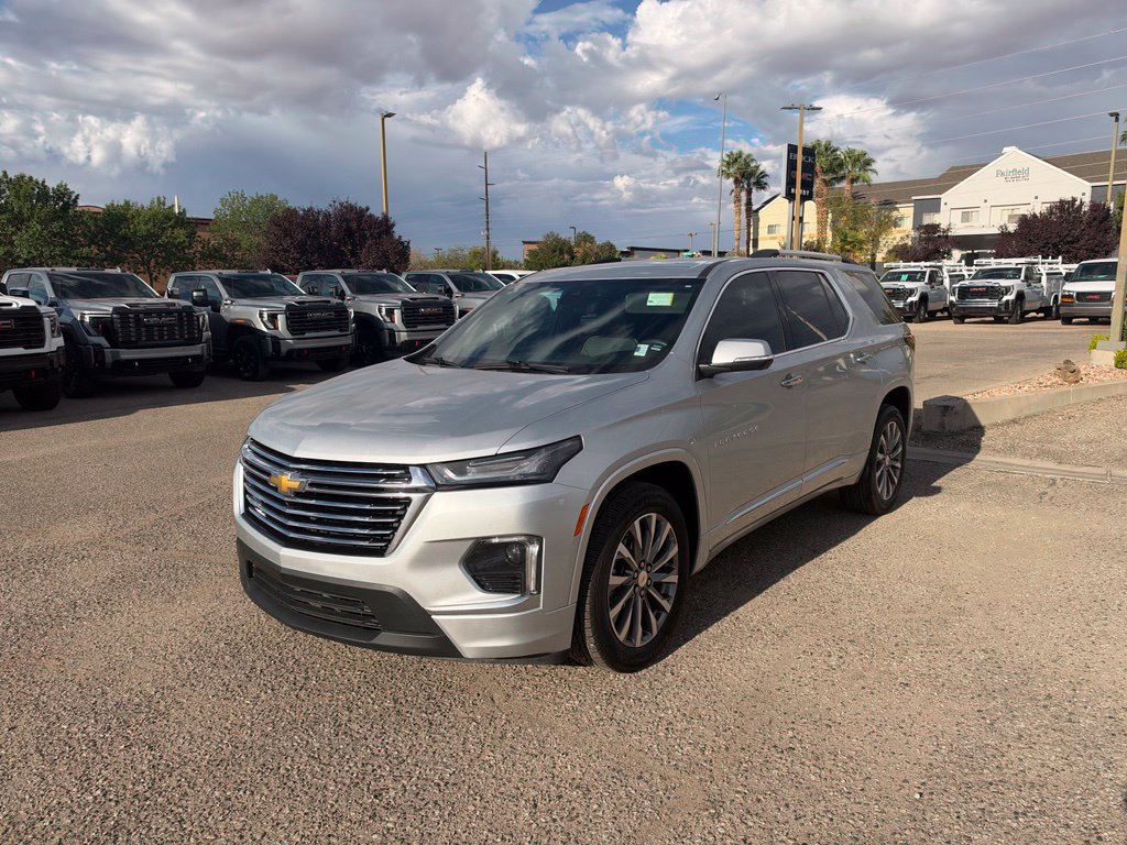 Used 2022 Chevrolet Traverse Premier FWD image 1