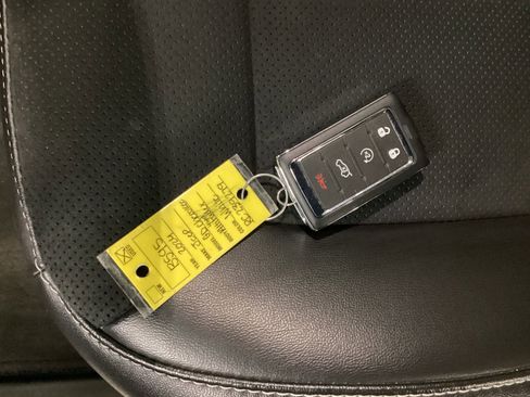 Used 2024 Jeep Grand Cherokee Altitude image 33