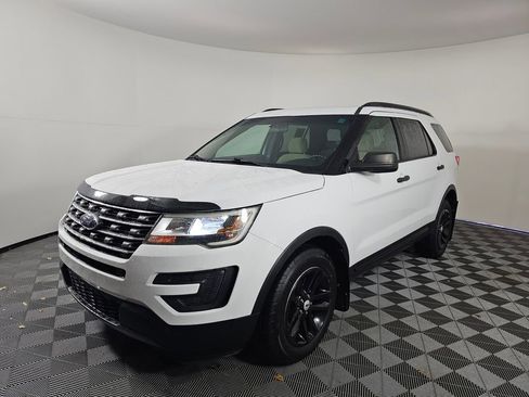 Used 2016 Ford Explorer 4WD image 3