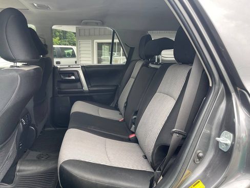 Used 2017 Toyota 4Runner SR5 AWD/4WD image 23