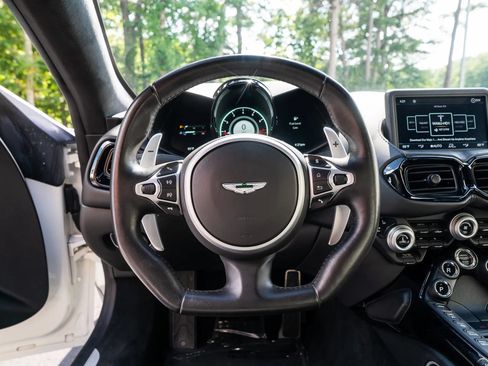 Used 2019 Aston Martin V8 Vantage Coupe RWD image 29