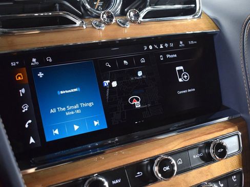 New 2026 Bentley Bentayga AWD/4WD image 35