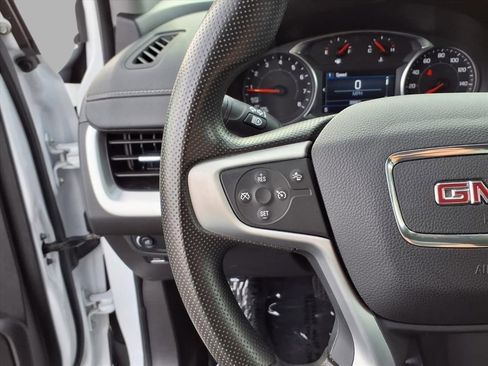 Used 2024 GMC Terrain SLE image 10