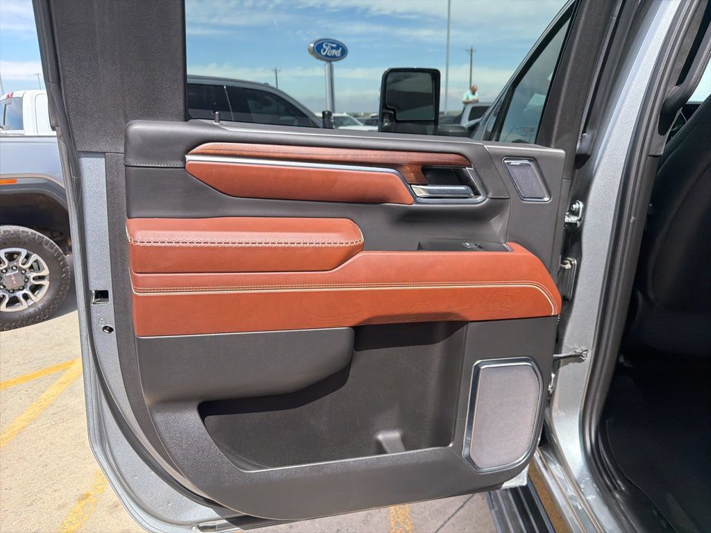 Used 2024 GMC Sierra 3500 Denali Ultimate w/ LPO, GMC Protection Package AWD/4WD image 24