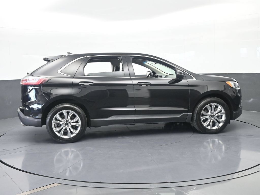 Used 2024 Ford Edge Titanium AWD/4WD image 7