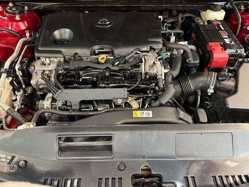Used 2018 Toyota Camry LE image 22