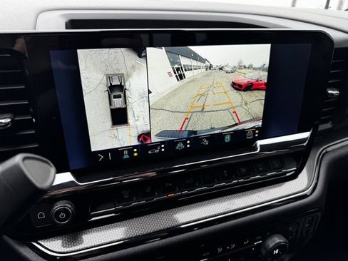 Used 2024 Chevrolet Silverado 2500 ZR2 w/ Technology Package image 4