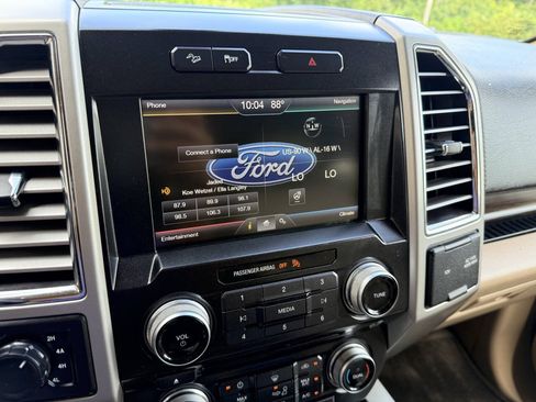 Used 2015 Ford F150 Lariat w/ Equipment Group 502A Luxury AWD/4WD image 21