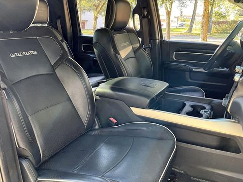Used 2019 RAM 2500 Laramie w/ Black Appearance Package image 26