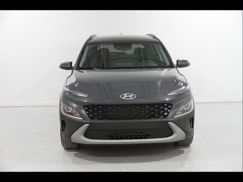 Used 2023 Hyundai Kona SEL AWD/4WD image 2