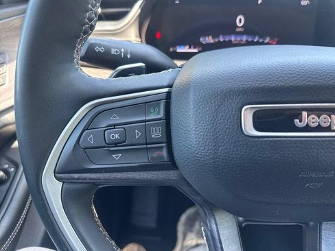 Used 2023 Jeep Grand Cherokee Limited w/ Luxury Tech Group II AWD/4WD image 42