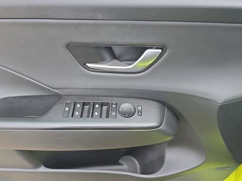 Used 2024 Hyundai Kona Limited FWD image 16