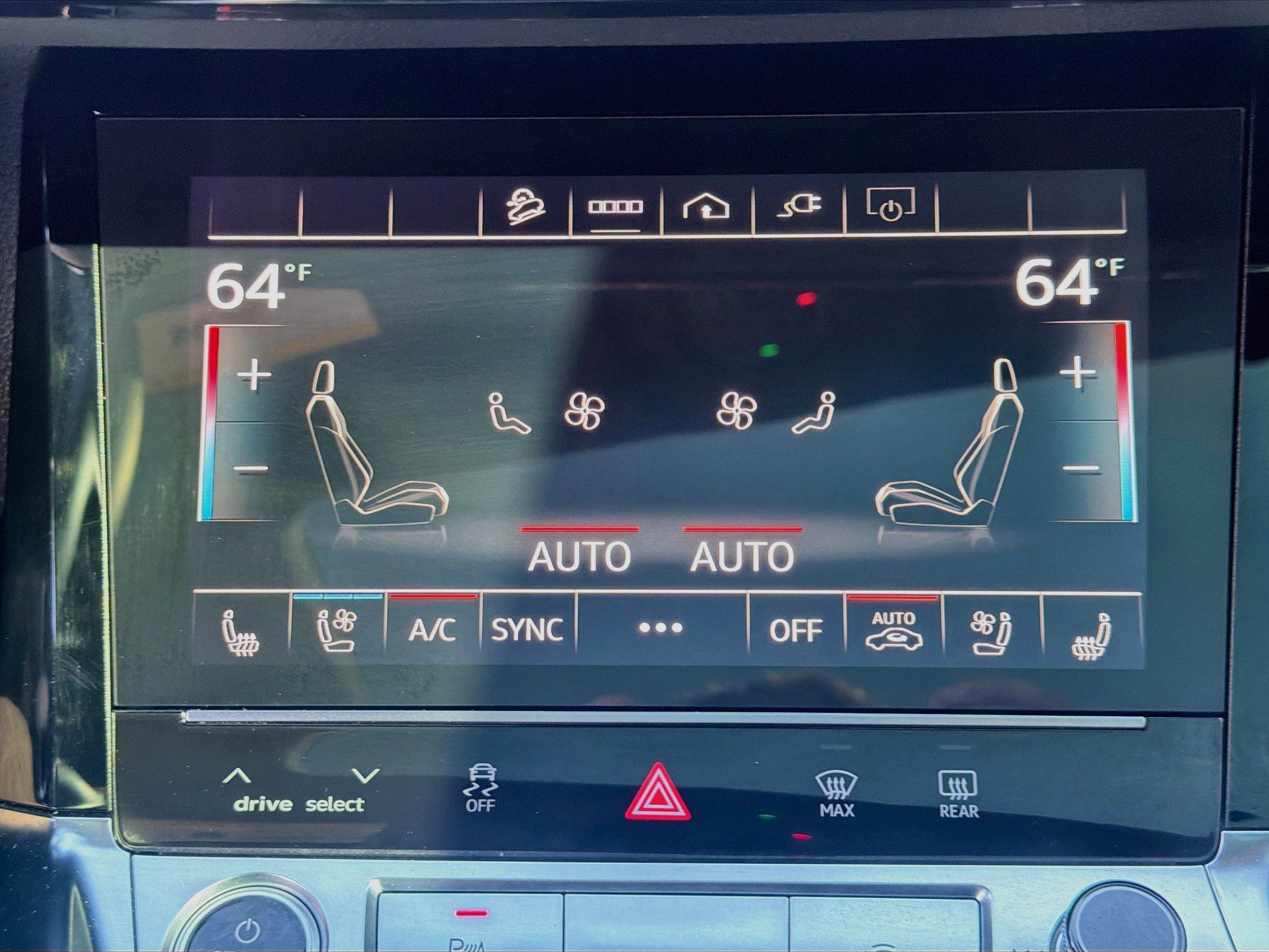 Used 2022 Audi e-tron Premium Plus AWD/4WD image 24