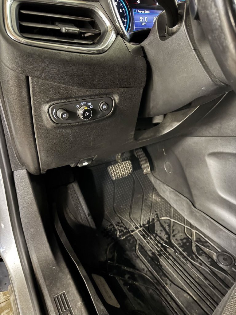 Used 2020 Chevrolet Equinox LT AWD/4WD image 13