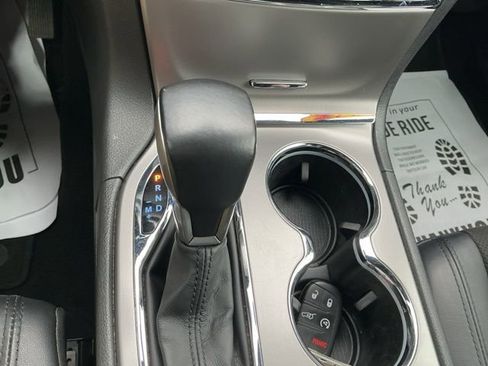 Used 2022 Jeep Grand Cherokee Laredo X image 21