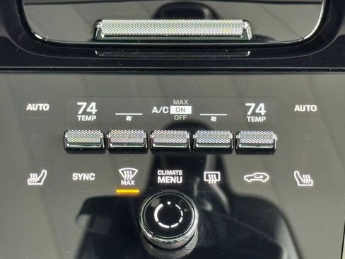 Used 2024 Porsche Cayenne image 24