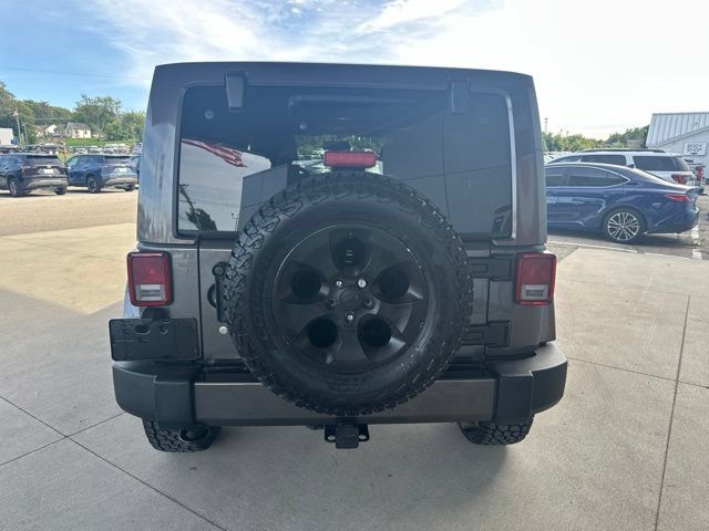 Used 2016 Jeep Wrangler Unlimited Sahara w/ Connectivity Group AWD/4WD image 9