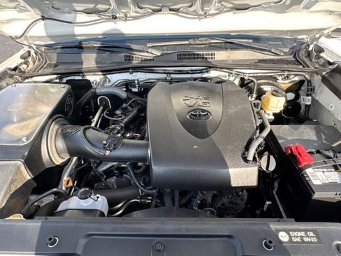 Used 2017 Toyota Tacoma Limited image 11