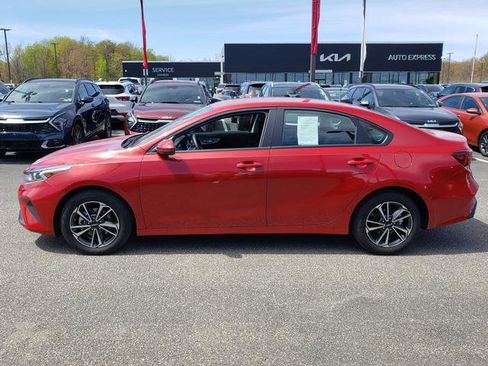 Certified 2023 Kia Forte LXS FWD image 7