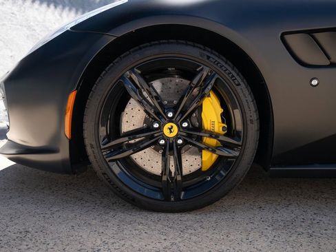Certified 2018 Ferrari GTC4Lusso image 15