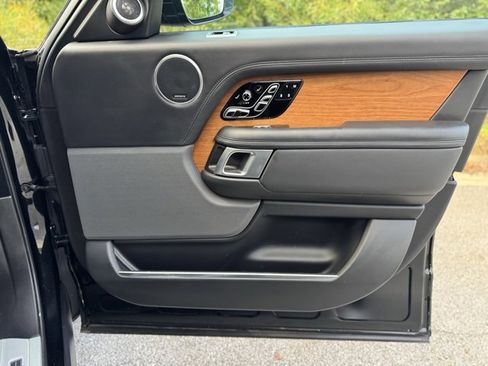 Used 2022 Land Rover Range Rover Autobiography image 19