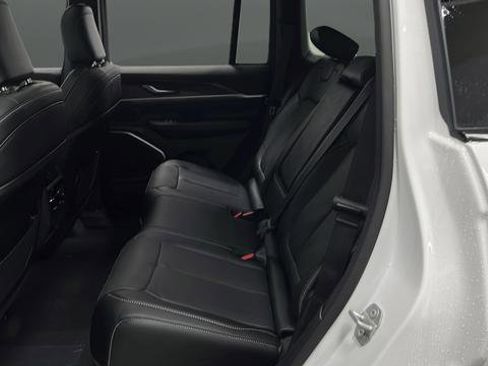New 2026 Jeep Grand Cherokee Limited image 24