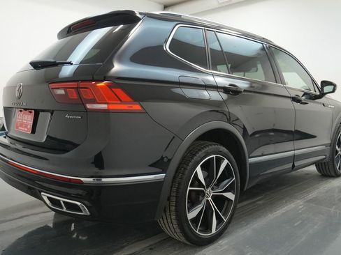 Used 2022 Volkswagen Tiguan SEL R-Line image 8