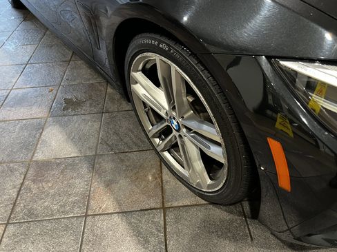 Used 2019 BMW 440i Coupe w/ M Sport Package RWD image 11