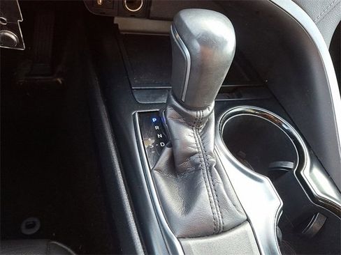 Used 2018 Toyota Camry SE image 14