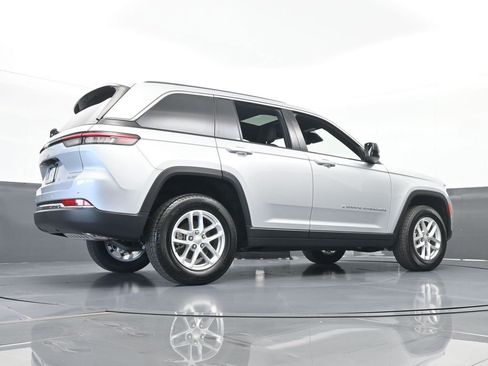 Used 2024 Jeep Grand Cherokee Laredo X image 61